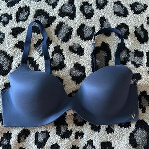 Victoria’s Secret Infinity Flex Plunge